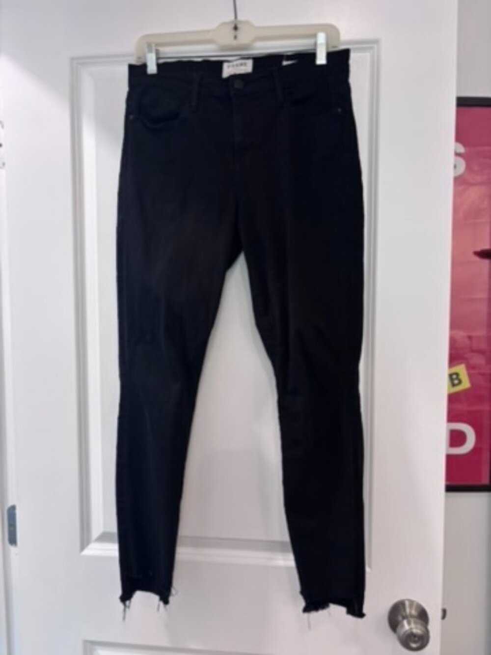 FRAME Le Skinny De Jeanne Raw Stagger Mid Rise Cropped Skinny Jeans in Film Noir - Picture 2 of 7